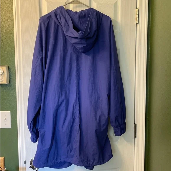 Athleta Allyson Felix TALL Rain Jacket - Picture 10 of 10